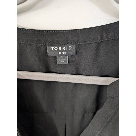 Torrid‎ Harper Blouse women's 1 black popover v-neck workwear career minimalist - Picture 3 of 7